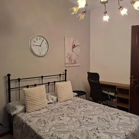 בית אירוח Basic Double Bedroom Private Bathroom Close To Malta Airport